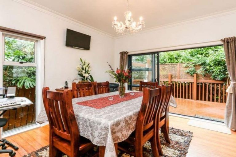 Photo of property in 60a Waimumu Road, Massey, Auckland, 0614