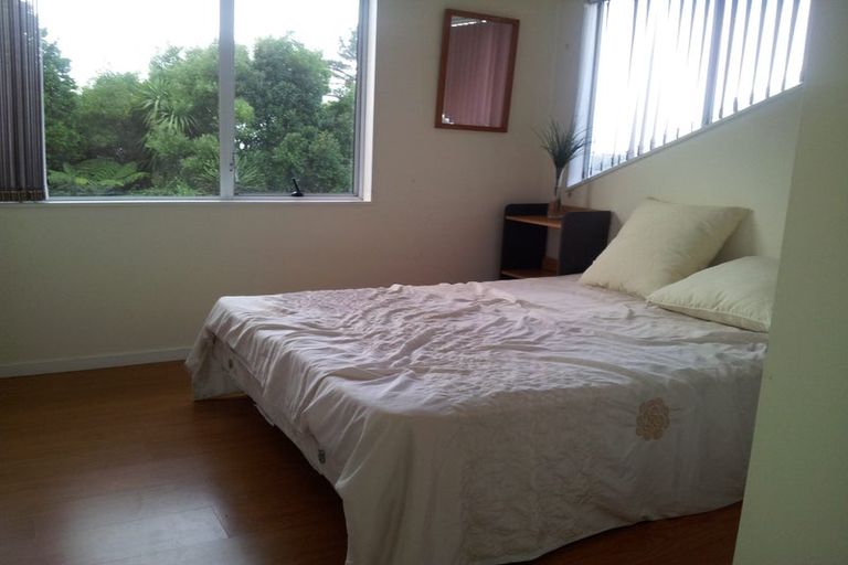 Photo of property in 2/559 East Coast Road, Browns Bay, Auckland, 0630