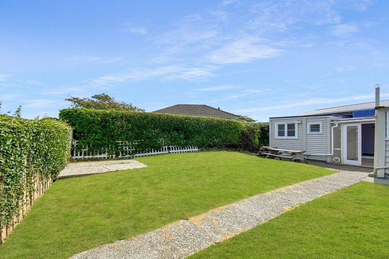 Photo of property in 5 Tarawera Road, Johnsonville, Wellington, 6037