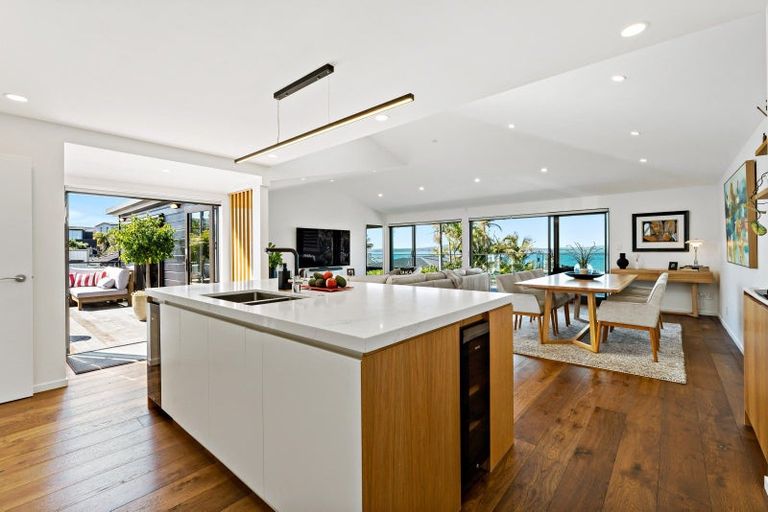 Photo of property in 2/16 Marama Street, Castor Bay, Auckland, 0620