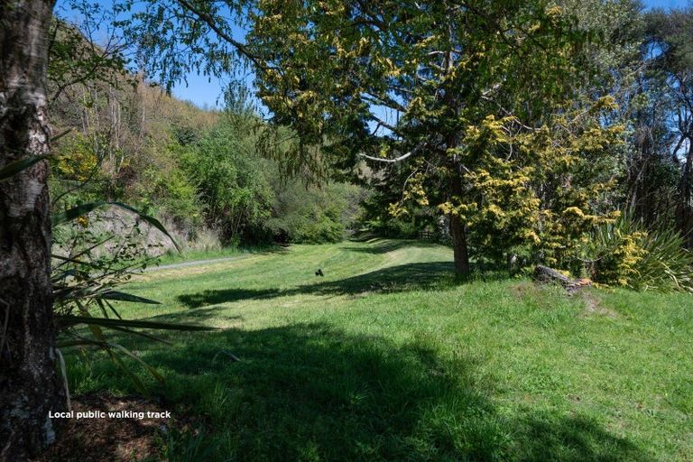 Photo of property in 7 Pearce Place, Kinloch, Taupo, 3377