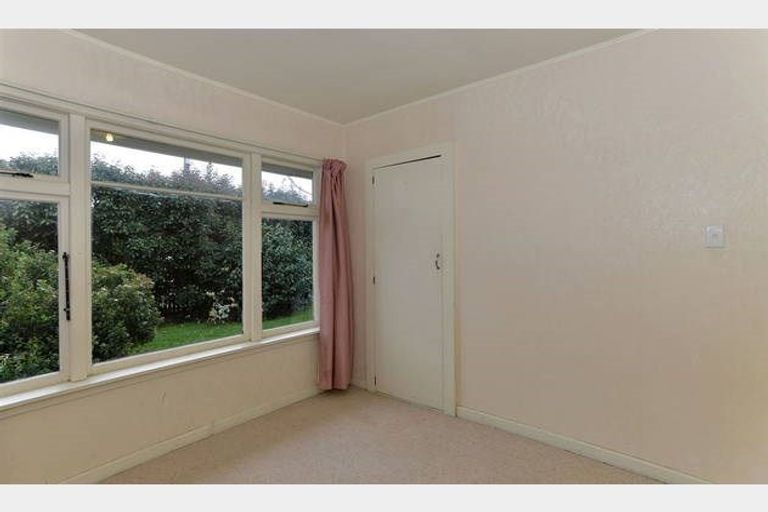 Photo of property in 18 Avonhead Road, Avonhead, Christchurch, 8042