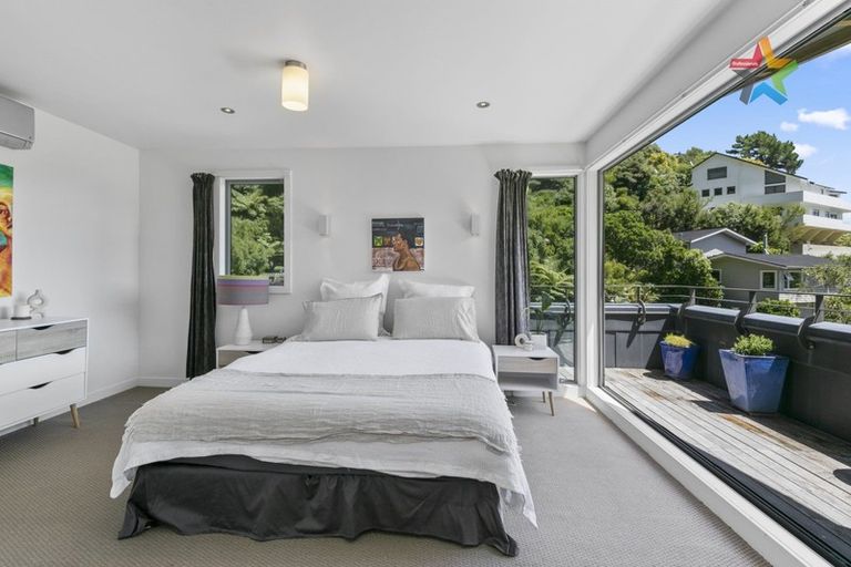 Photo of property in 2d Waitohu Road, York Bay, Lower Hutt, 5013