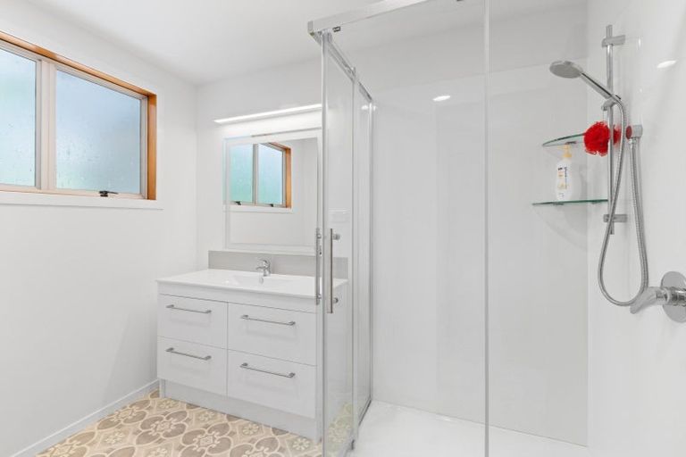 Photo of property in 83 Kent Street, Picton, 7220