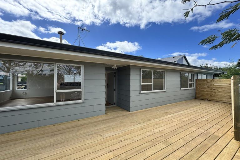 Photo of property in 58c Cedar Heights Avenue, Massey, Auckland, 0614