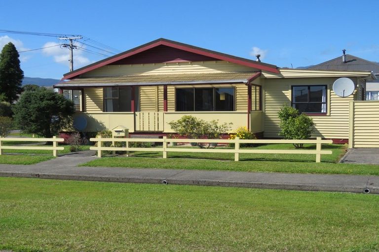 Photo of property in 20 Bentham Street, Westport, 7825