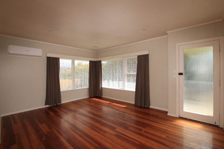 Photo of property in 3/13 Otakau Road, Milford, Auckland, 0620