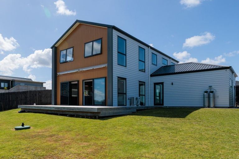 Photo of property in 16 Otohikawa Avenue, Glenbrook, Waiuku, 2681