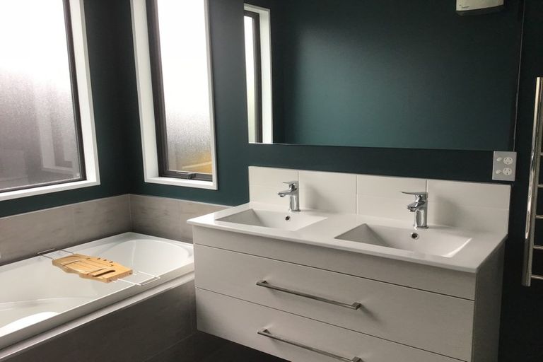 Photo of property in 126 Saint James Avenue, Papanui, Christchurch, 8053