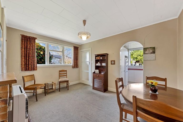 Photo of property in 25 Derrett Place, Saint Martins, Christchurch, 8022