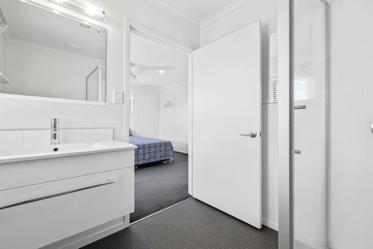 Photo of property in 30 Taiore Crescent, Marshland, Christchurch, 8083