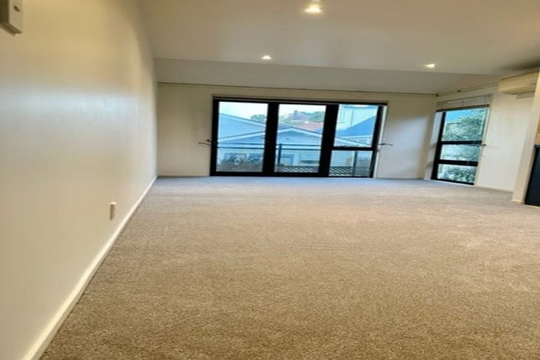 Photo of property in 2b Donald Crescent, Karori, Wellington, 6012