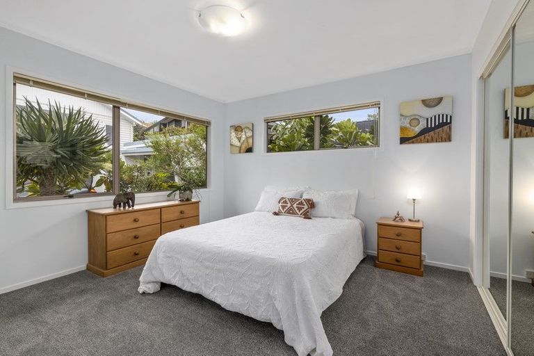 Photo of property in 1/517 Beach Road, Murrays Bay, Auckland, 0630