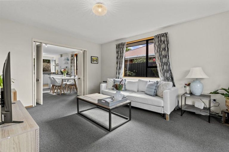 Photo of property in 1/8 Torvill And Dean Lane, Cashmere, Christchurch, 8022