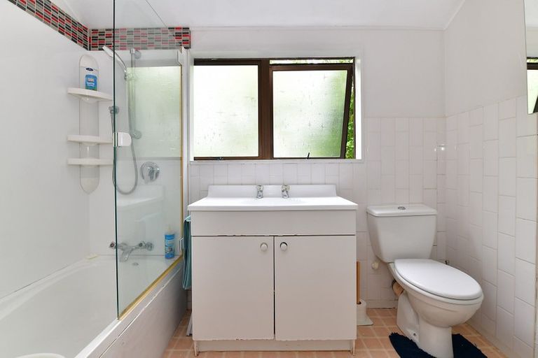 Photo of property in 10 Elliston Crescent, Stanmore Bay, Whangaparaoa, 0932