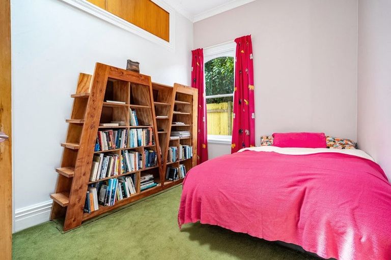 Photo of property in 17 Dover Street, Island Bay, Wellington, 6023