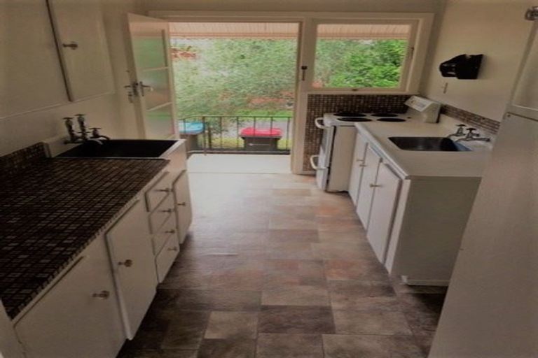 Photo of property in 2/14 Oaklands Road, Mount Eden, Auckland, 1024