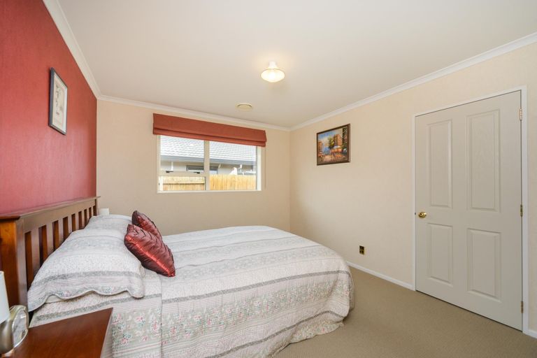 Photo of property in 37 Liberty Grove, Kelvin Grove, Palmerston North, 4414