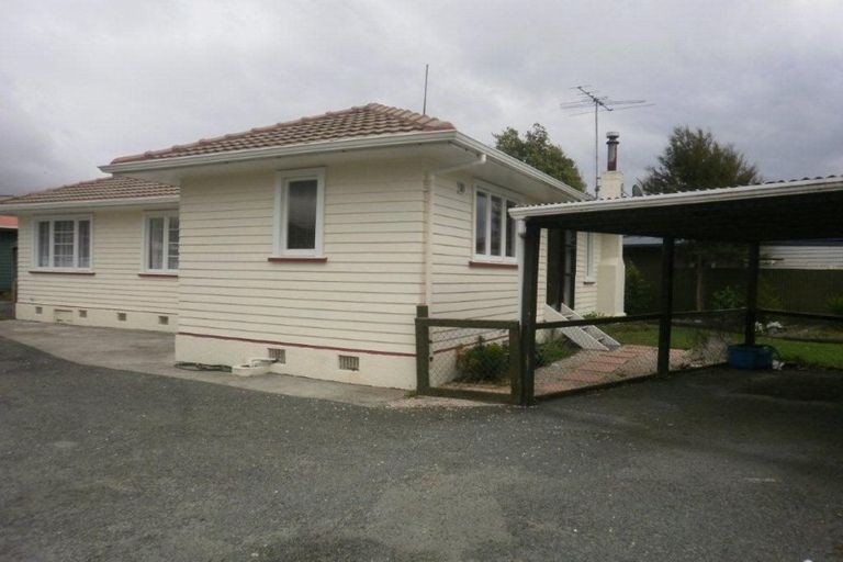 Photo of property in 2/50 Parkers Road, Tahunanui, Nelson, 7011