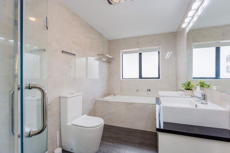 Photo of property in 11 Parkview Drive, Gulf Harbour, Whangaparaoa, 0930