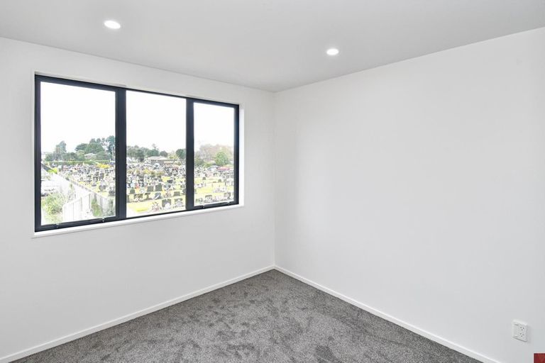 Photo of property in 39 Tapuwae Way, Mangere Bridge, Auckland, 2022