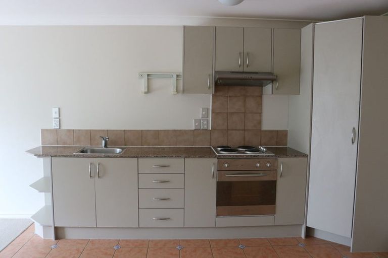 Photo of property in 26 Canary Place, Unsworth Heights, Auckland, 0632