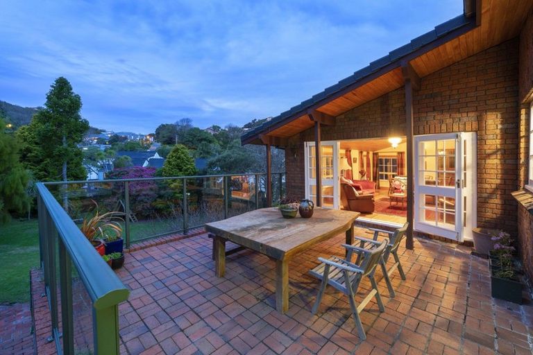 Photo of property in 1 Cashmere Avenue, Khandallah, Wellington, 6035