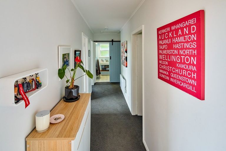 Photo of property in 58 Helston Road, Paparangi, Wellington, 6037