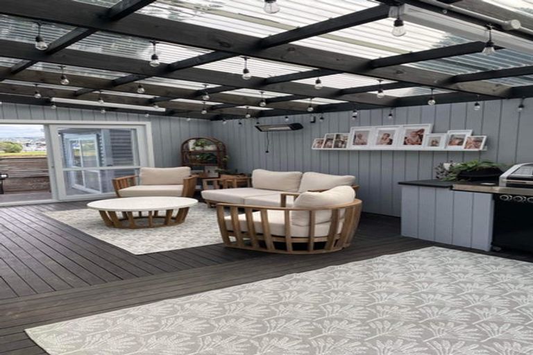 Photo of property in 29 Pukeko Place, Westshore, Napier, 4110