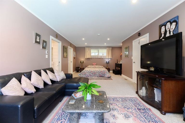 Photo of property in 19 Dudding Avenue, Northcote, Auckland, 0627