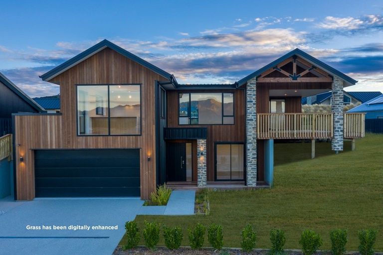 Photo of property in 13 Bargour Street, Wanaka, 9305