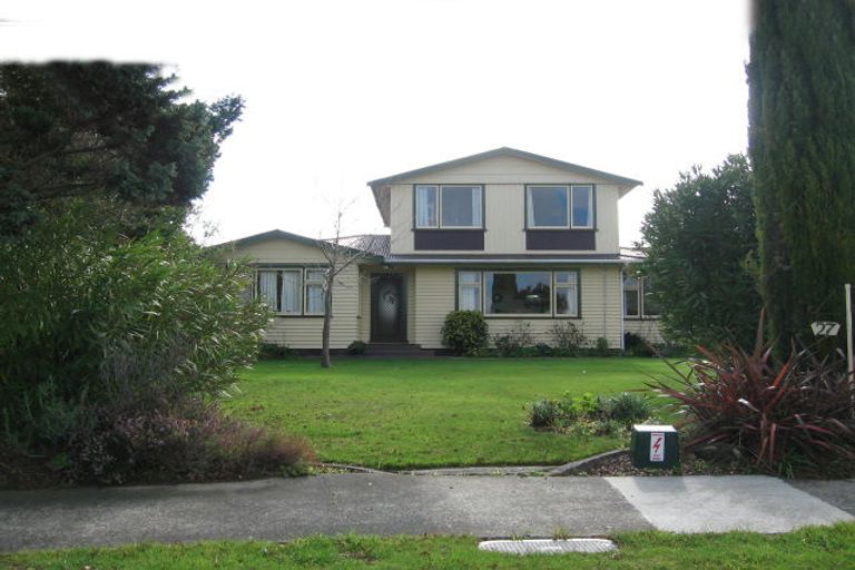 Photo of property in 27 Newhaven Place, Roslyn, Palmerston North, 4414