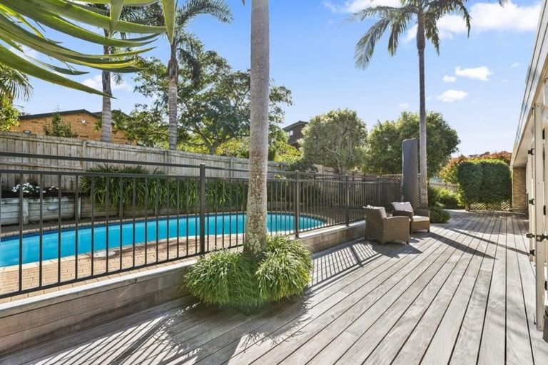 Photo of property in 13 Te Hoe Grove, Pinehill, Auckland, 0632