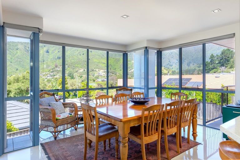 Photo of property in 12 Ranui Street, Waikawa, Picton, 7220