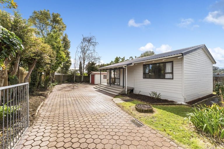 Photo of property in 2/391 West Coast Road, Glen Eden, Auckland, 0602