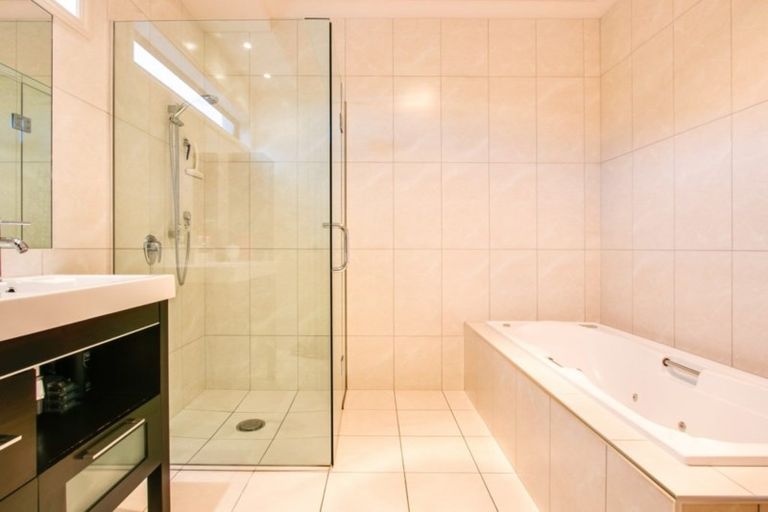 Photo of property in 74 Merlot Drive, Greenmeadows, Napier, 4112