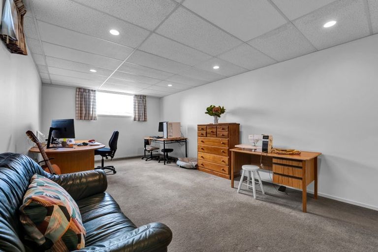 Photo of property in 24 Darwin Crescent, Spotswood, New Plymouth, 4310