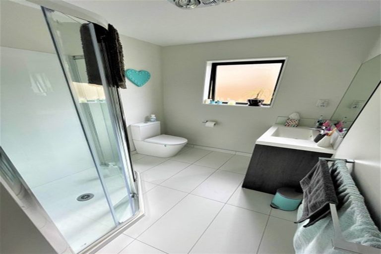 Photo of property in 72 Jeroboam Loop, Kumeu, 0810