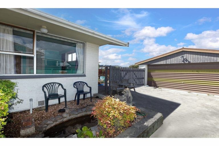 Photo of property in 24 Palmers Road, New Brighton, Christchurch, 8083