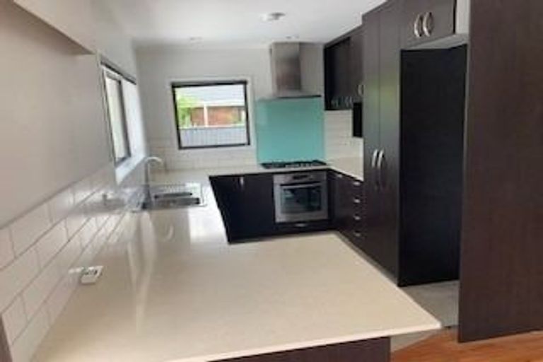 Photo of property in 1/50 Edgeworth Road, Glenfield, Auckland, 0629