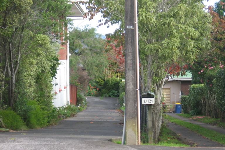 Photo of property in 2/124 Waimumu Road, Massey, Auckland, 0614