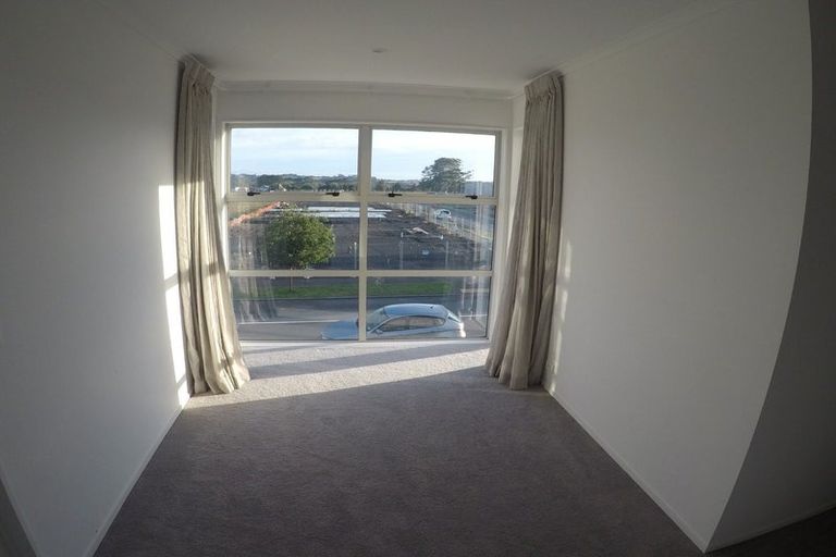 Photo of property in 29 Whenuapai Drive, Whenuapai, Auckland, 0618