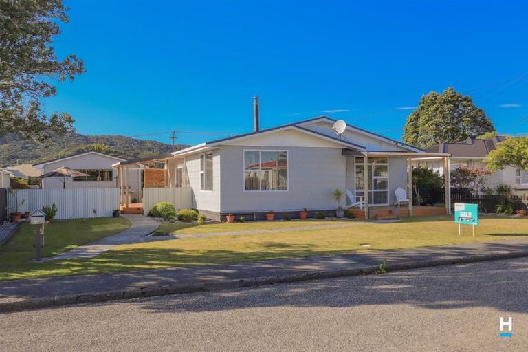 Photo of property in 121 Blake Street, Blaketown, Greymouth, 7805