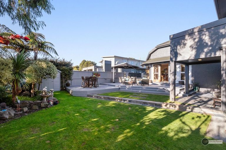 Photo of property in 37 Pohutukawa Street, Woburn, Lower Hutt, 5010