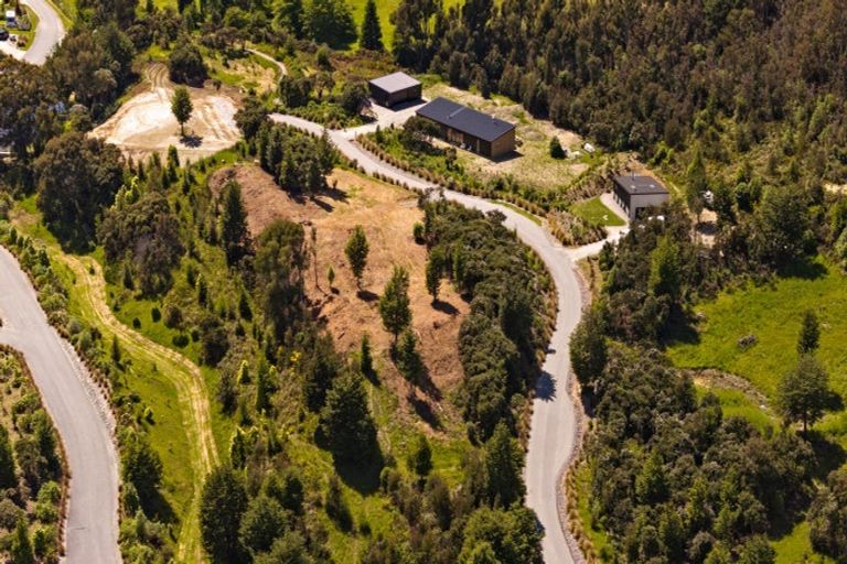 Photo of property in 19 Haast Eagle Road, Mount Creighton, 9371