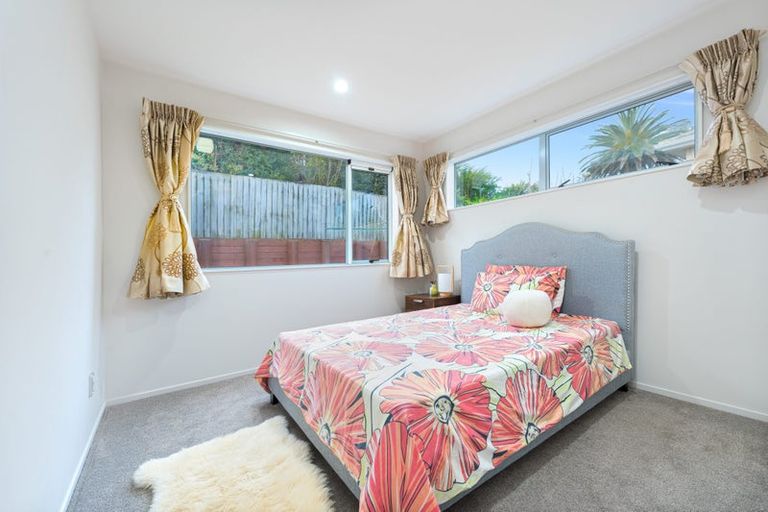 Photo of property in 9 Cityview Place, Massey, Auckland, 0614