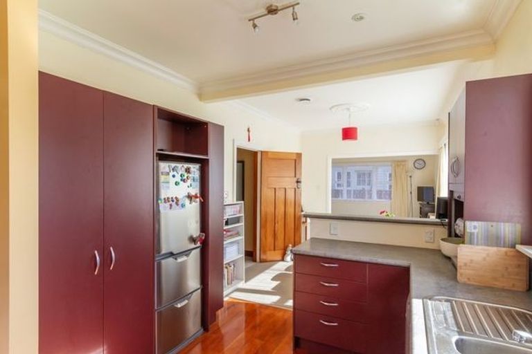 Photo of property in 27 Guthrie Street, Waterloo, Lower Hutt, 5011
