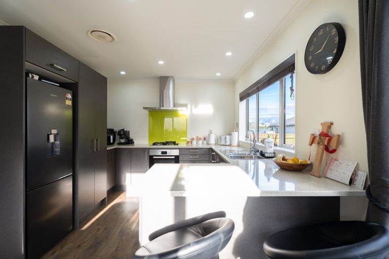 Photo of property in 25 Trelawny Terrace, Grenada Village, Wellington, 6037