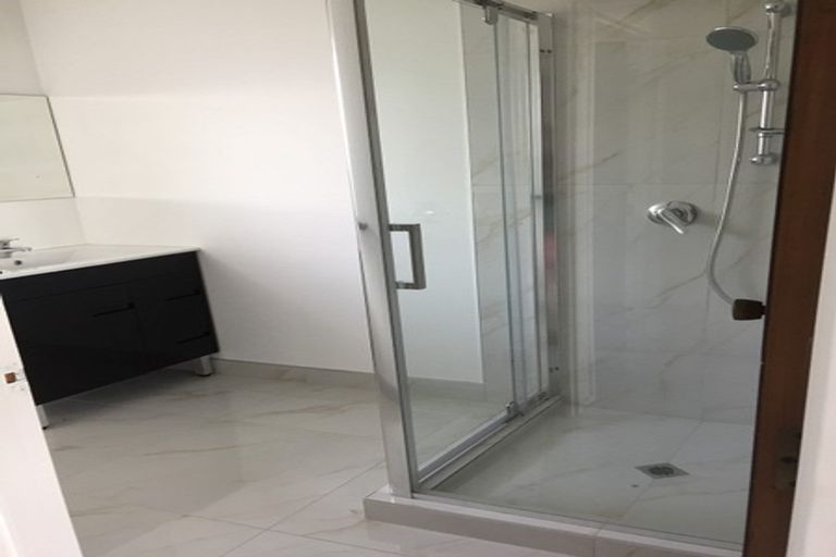 Photo of property in 1/124 Hutchinson Avenue, New Lynn, Auckland, 0600