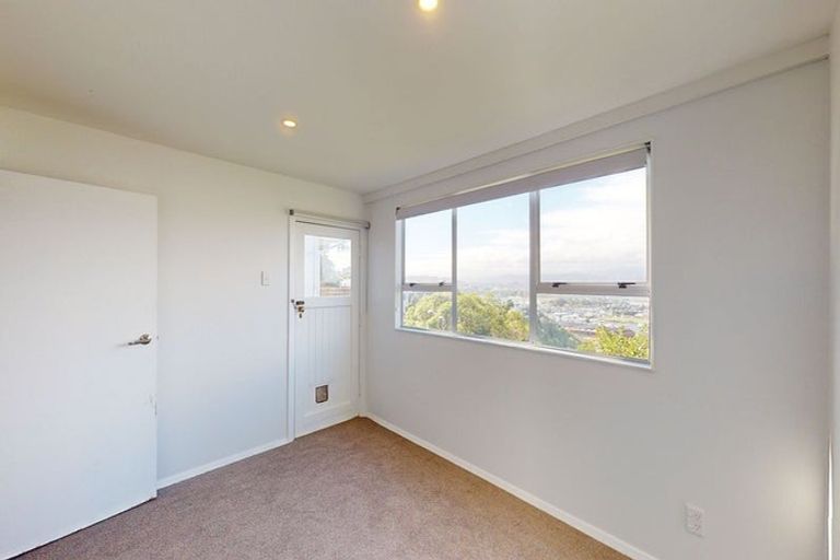 Photo of property in 53 Sutherland Road, Melrose, Wellington, 6023